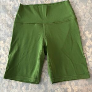 Athlete 7” transcend short green size S